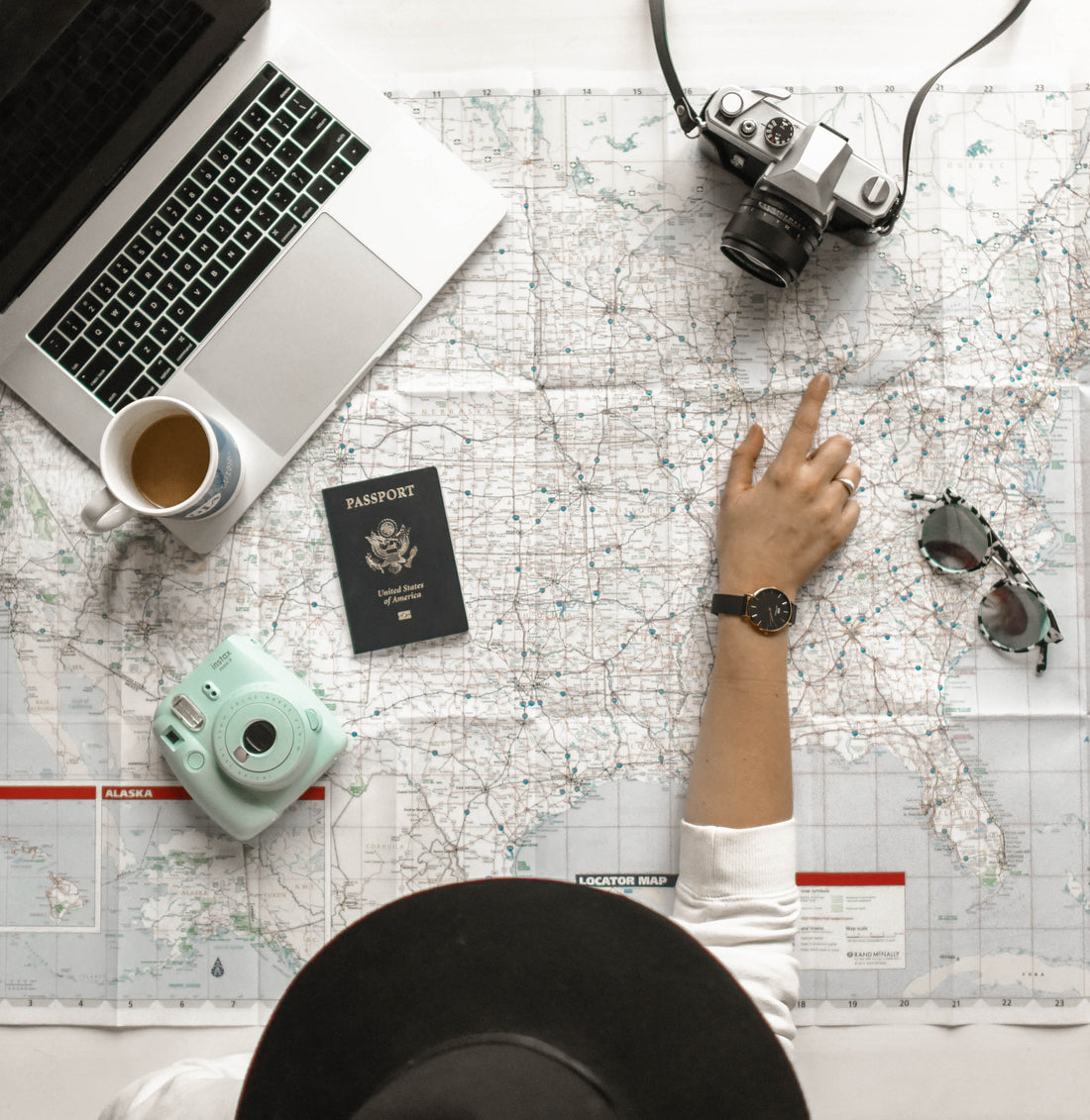 Things about travel converter and adapter - DOACE Direct